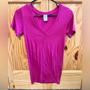Dark pink VS Pink v neck tshirt